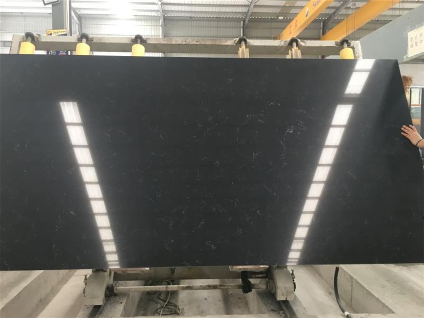 Empira Black quartz slab2